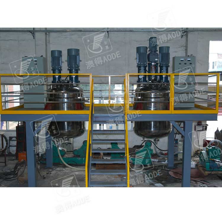 2000L膠漿增稠(chou)罐